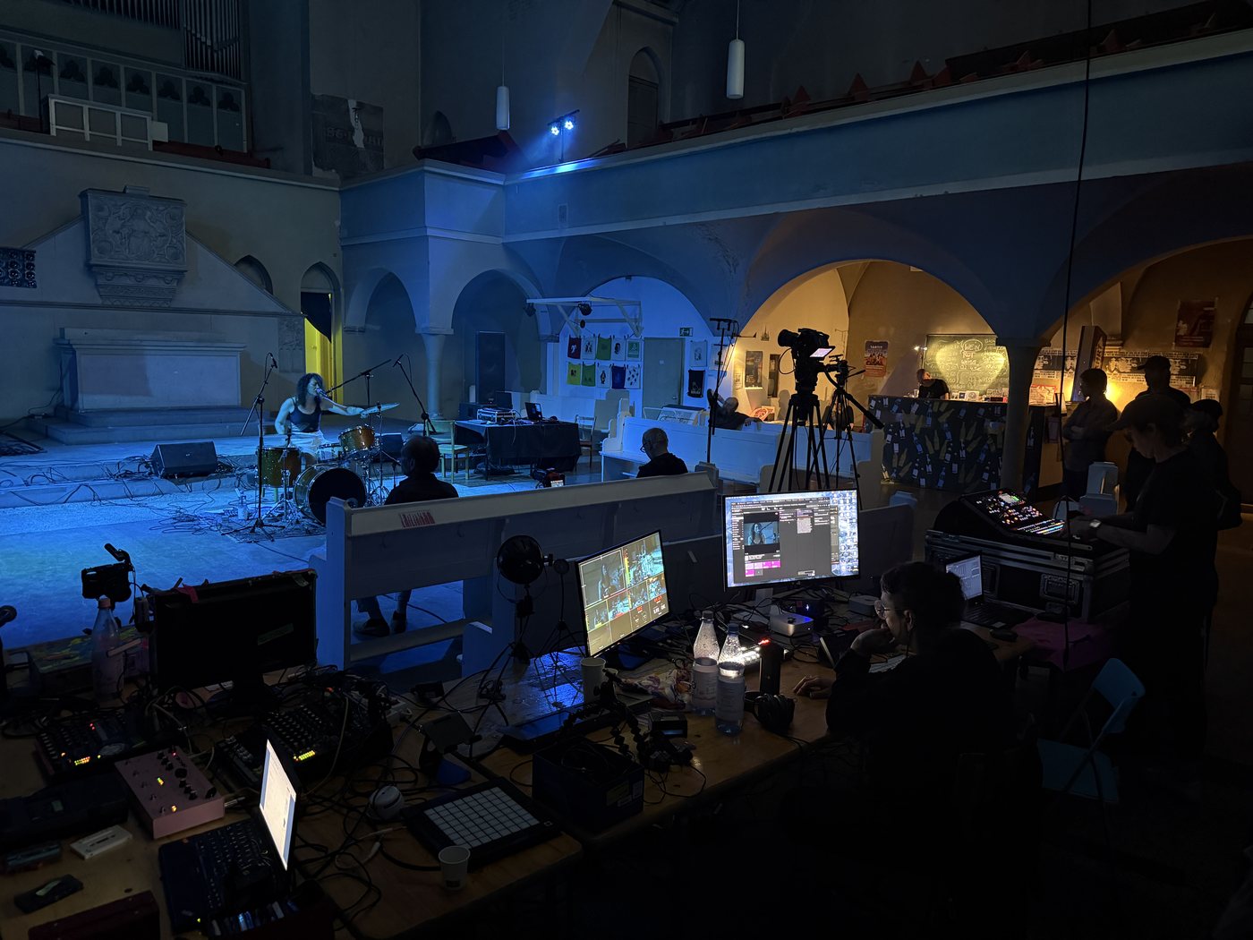 T.A.T.V. 6 — live editing on the decks during the stream
